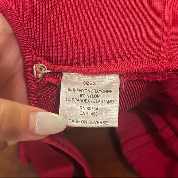 Herve Leger v neck cross cross detail red midi bandage dress w/ zipper & clasp - Picture 11 of 11